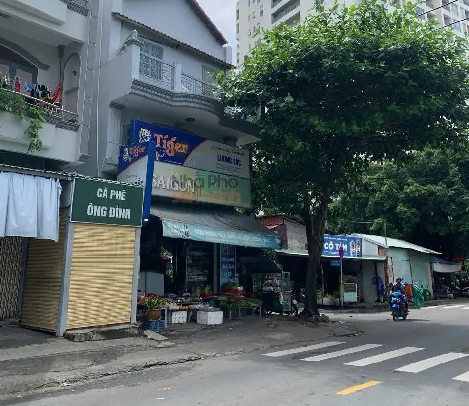 Hình ảnh Bán nhà 14 Quốc Hương, Thảo Điền