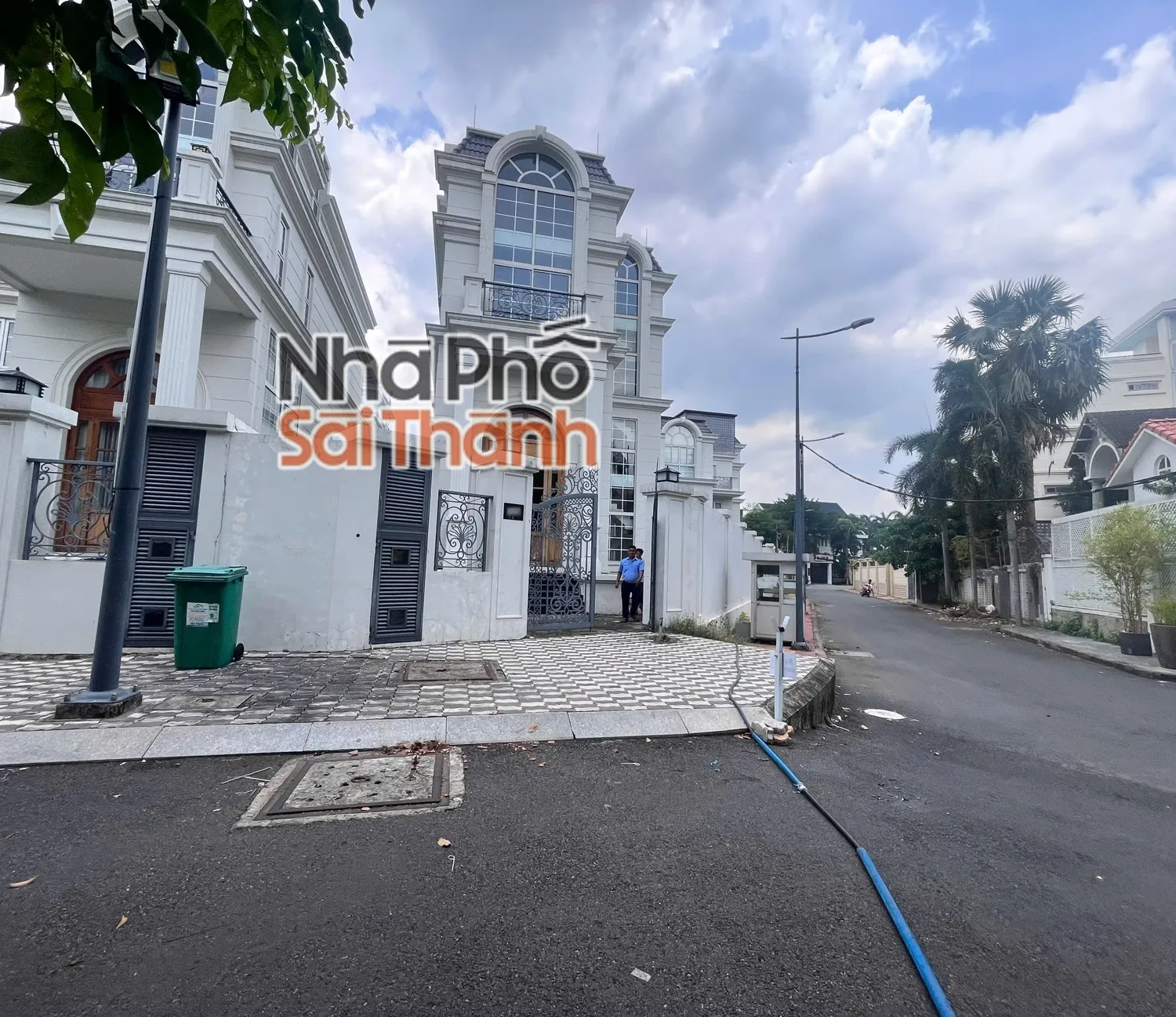 Hình ảnh Cho thuê biệt thự 2 mặt tiền King Crown 202C1 Nguyễn Văn Hưởng