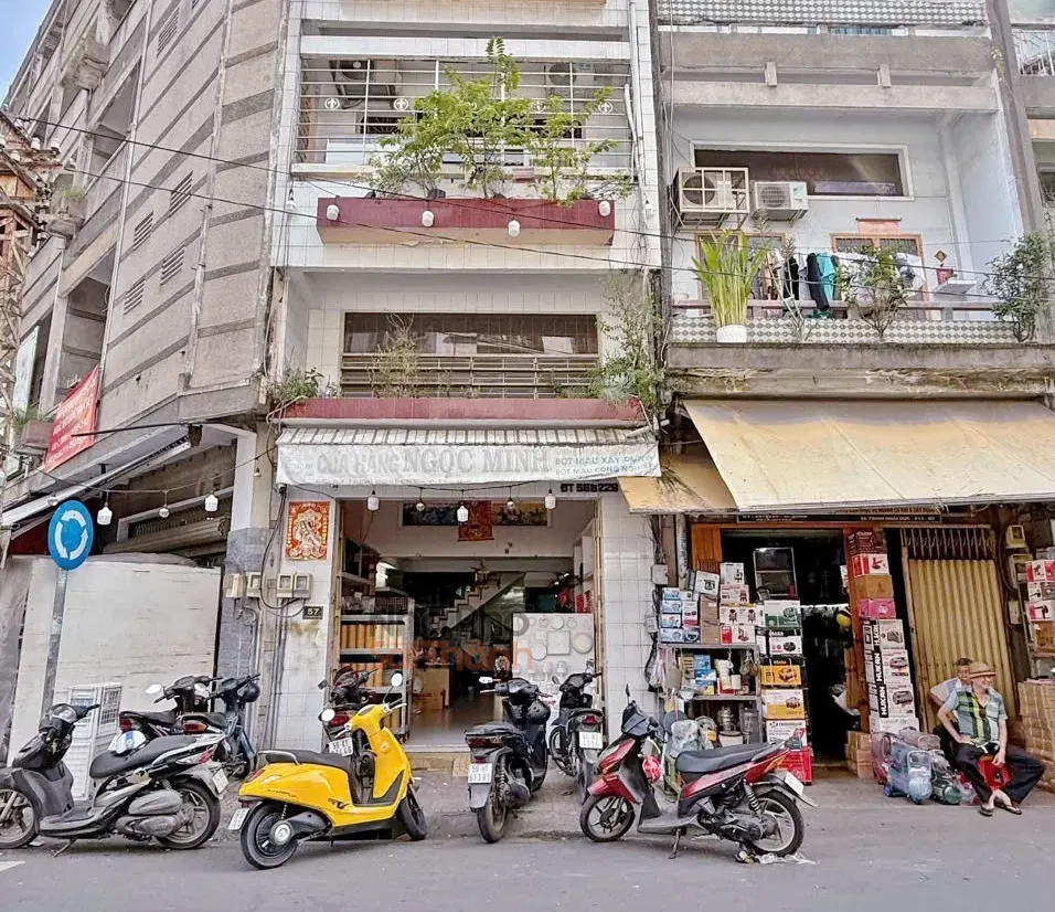 Hình ảnh Bán Nhà Mặt Tiền 57 Trịnh Hoài Đức, P.13, Q.5