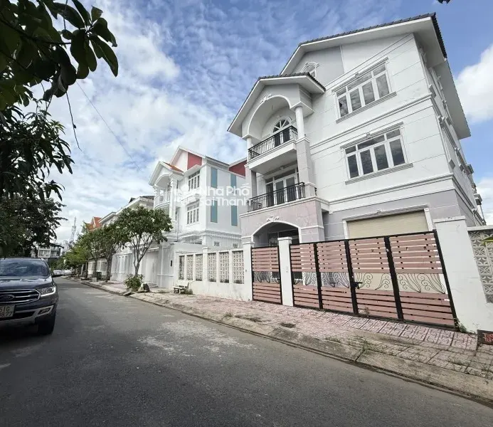 Hình ảnh Bán biệt thự khu D19 compound Liên Phường, TP. HCM
