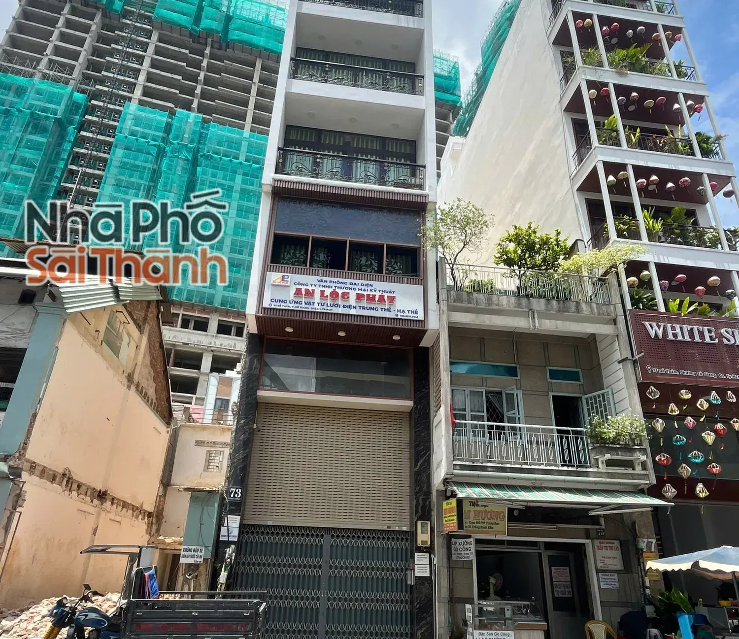 Hình ảnh Bán Nhà Mặt Tiền 73 Đề Thám , Phường Cô Giang , Quận 1