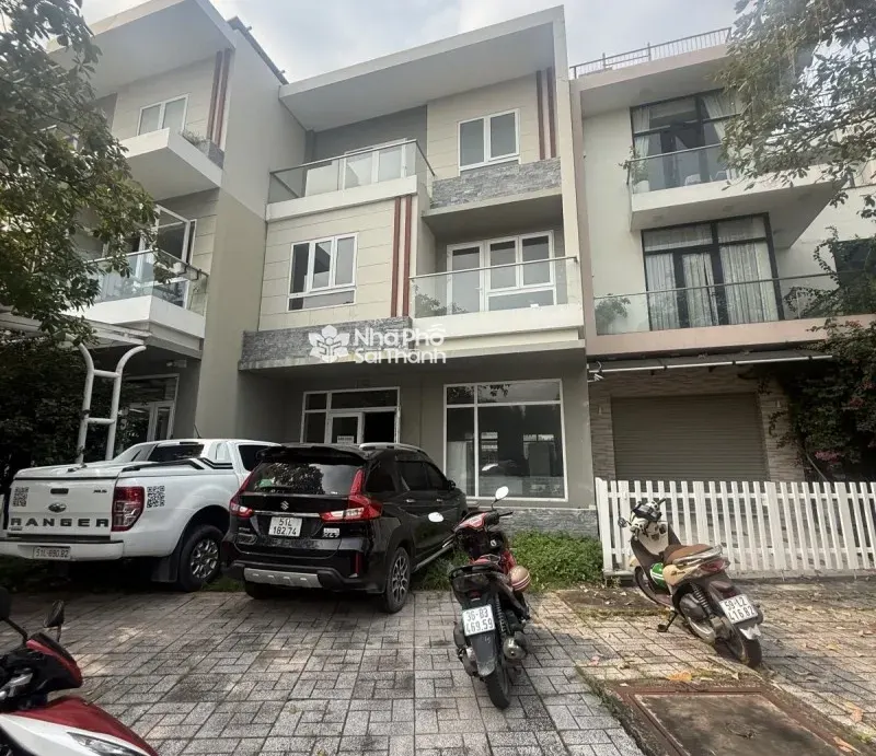 Hình ảnh Bán nhà mặt tiền đường số 30 Villa Rio Vista, Phước Long B, TP. HCM