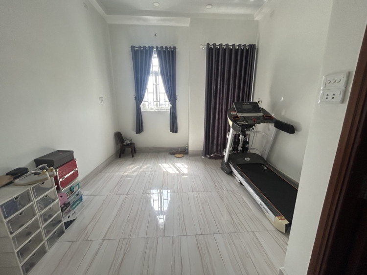 Hình ảnh Bán nhà mặt tiền 242a Phú Định, Bình Phú