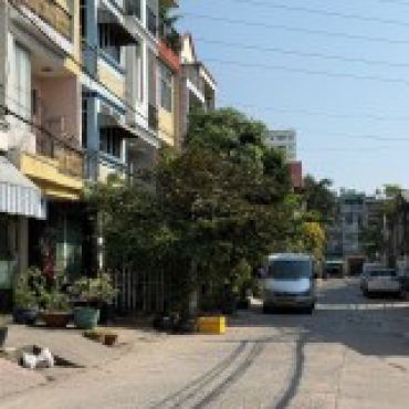 Hình ảnh Bán nhà 42 Đường số 1 ( Lô C1 ) Phường Bình Phú Tp Hồ Chí Minh