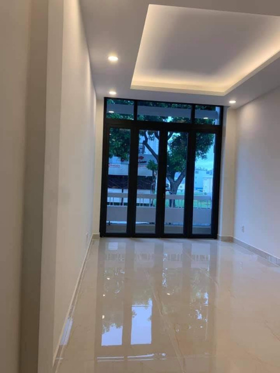 Hình ảnh Bán nhà mặt tiền 571 3 Tháng 2, phường Vườn Lài