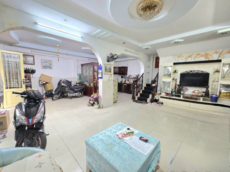 Hình ảnh Bán nhà Mặt tiền 468 Đoàn Văn Bơ, Phường Khánh Hội