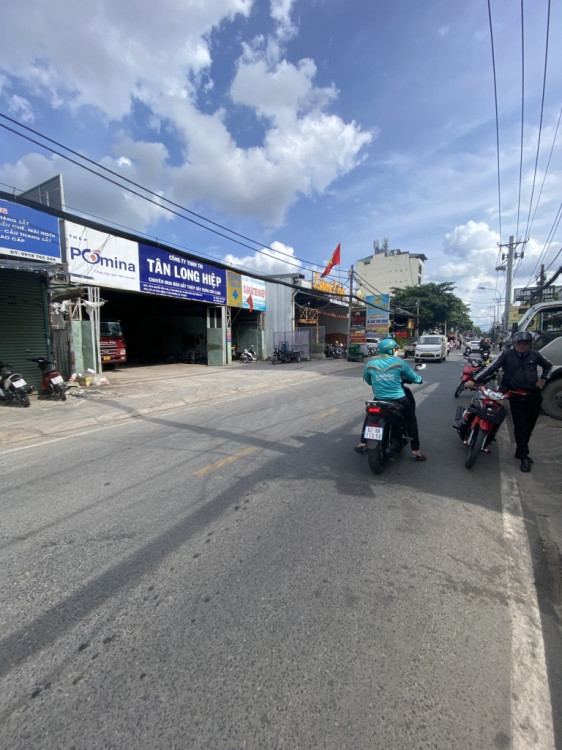 Hình ảnh Bán nhà mặt tiền 540 Lê Văn Lương, Tân Hưng