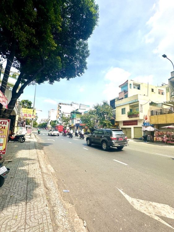 Hình ảnh Bán nhà mặt tiền 5 Nguyễn Thái Sơn, Phường Hạnh Thông
