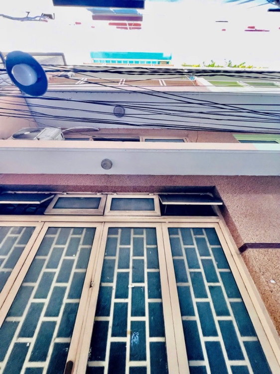 Hình ảnh Bán nhà Mặt tiền 1058b Trường Sa, Phường Nhiêu Lộc