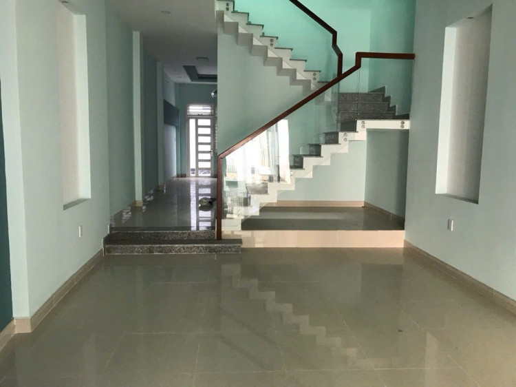 Hình ảnh Bán nhà mặt tiền 124e Trần Thái Tông, Tân Bình