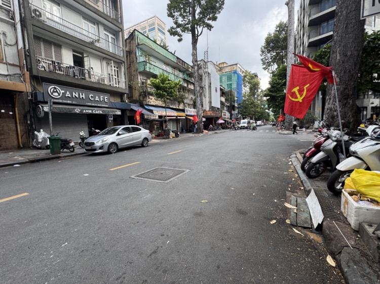 Hình ảnh Bán nhà Mặt tiền 3-5 Nguyễn Thái Bình, Phường Bến Thành