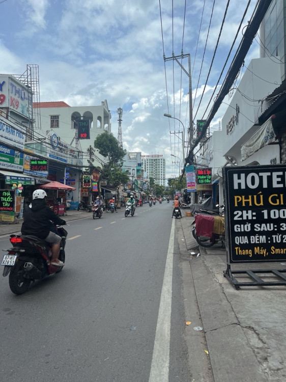 Hình ảnh Bán nhà mặt tiền 261 Lê Văn Lương, Tân Hưng