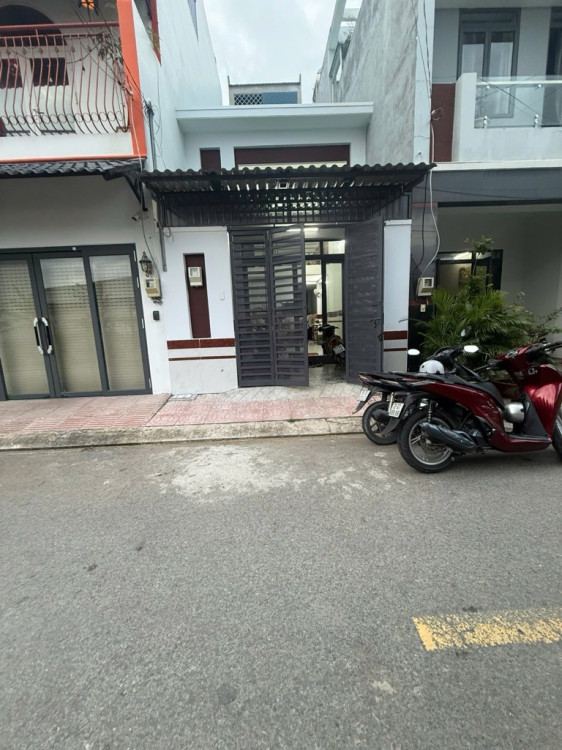 Hình ảnh Bán nhà Mặt tiền 665 Hoàng Hữu Nam, Phường Long Bình