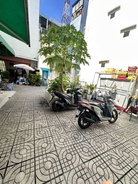 Hình ảnh Bán nhà mặt tiền 719 Lạc Long Quân, Phường Bảy Hiền