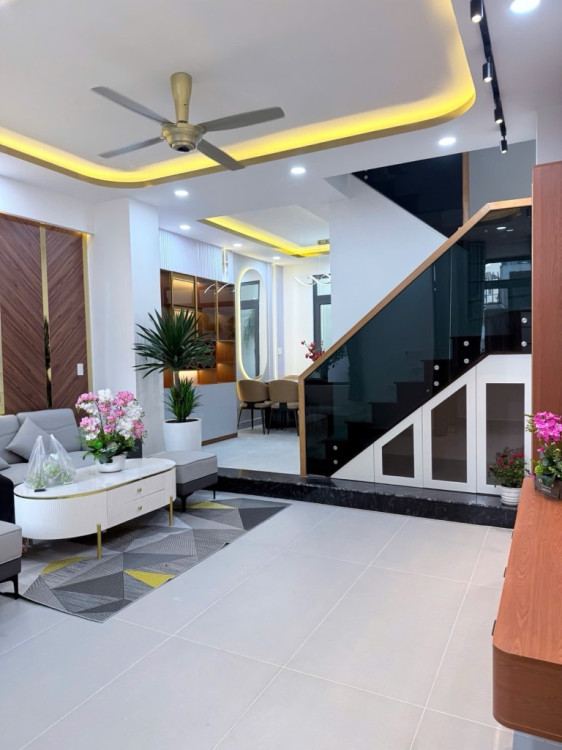 Hình ảnh Bán nhà Mặt tiền 10c Ngô Đức Kế, Phường Bình Thạnh