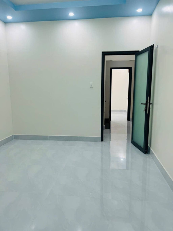 Hình ảnh Bán nhà mặt tiền 745 Lạc Long Quân, Phường Bảy Hiền