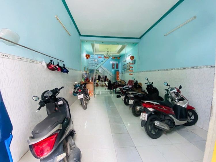 Hình ảnh Bán nhà mặt tiền 2a, phường Long Bình