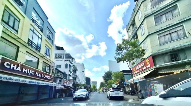 Hình ảnh Bán nhà mặt tiền 10b Huỳnh Mẫn Đạt, phường Chợ Quán