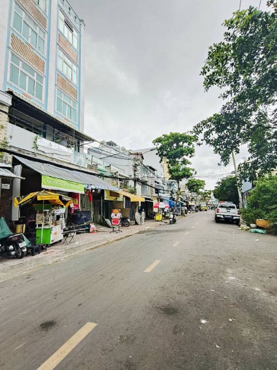 Hình ảnh Bán nhà mặt tiền 376 Dương Bá Trạc Phường Chánh Hưng