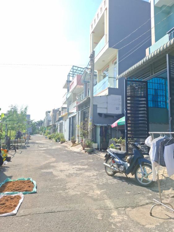 Hình ảnh Bán nhà hẻm 83/22/47 đường số 6 Phường Long Trường