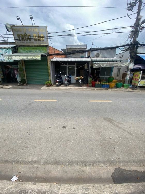 Hình ảnh Bán nhà mặt tiền 1028 Lê Văn Lương, Xã Hiệp Phước