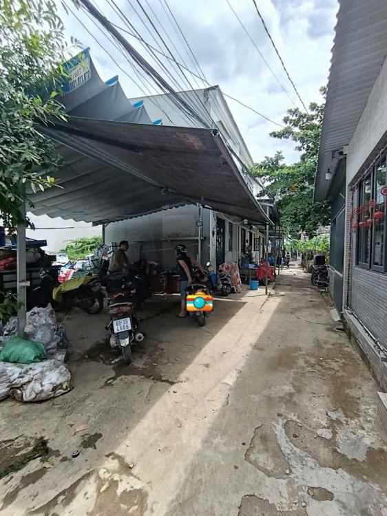 Hình ảnh Bán nhà mặt tiền 522 Quốc Lộ 50, xã Hưng Long