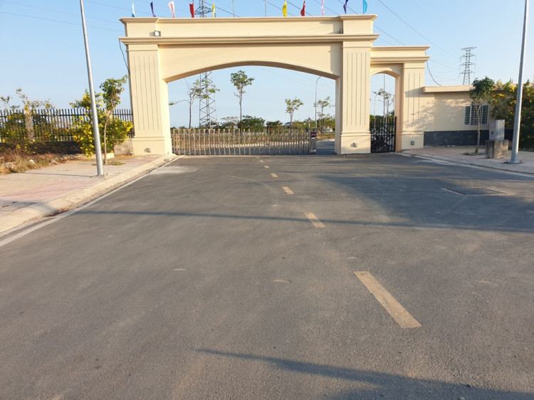 Hình ảnh Bán nhà mặt tiền 990 Phạm Hữu Lầu, Nhà Bè