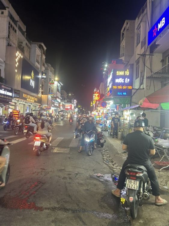 Hình ảnh Bán nhà mặt tiền 19 Nguyễn Du, Phường Phú Thọ Hòa