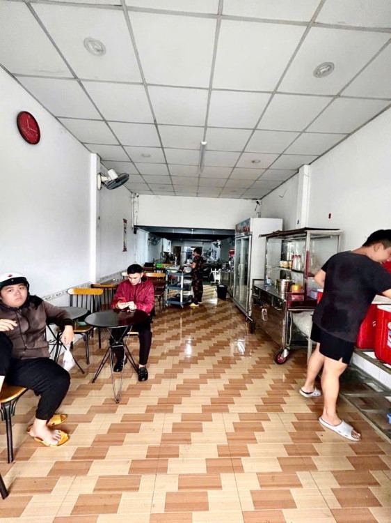 Hình ảnh Bán nhà mặt tiền 323 Nguyễn Hữu Trí, xã Tân Nhựt