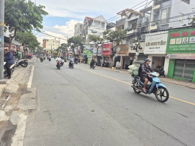 Hình ảnh Bán nhà Mặt tiền 98a Đặng Văn Bi, Phường Thủ Đức