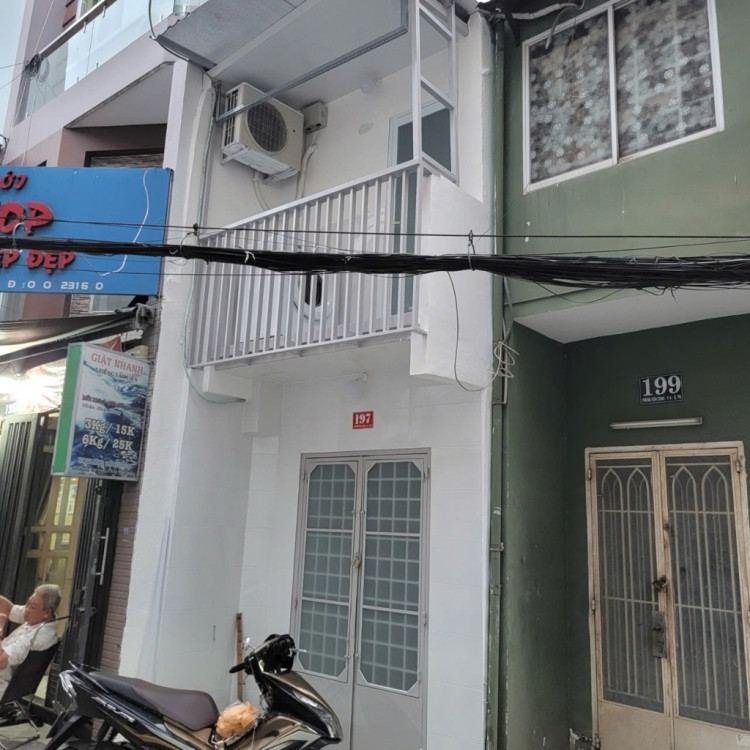 Hình ảnh Bán nhà Mặt tiền 197 Phùng Văn Cung, Phường Đức Nhuận