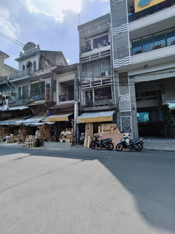 Hình ảnh Bán nhà mặt tiền 7 Nguyễn Thi, phường Chợ Lớn