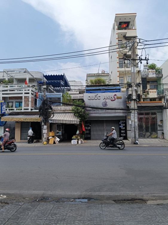 Hình ảnh Bán nhà mặt tiền 575 Hậu Giang, phường Bình Phú