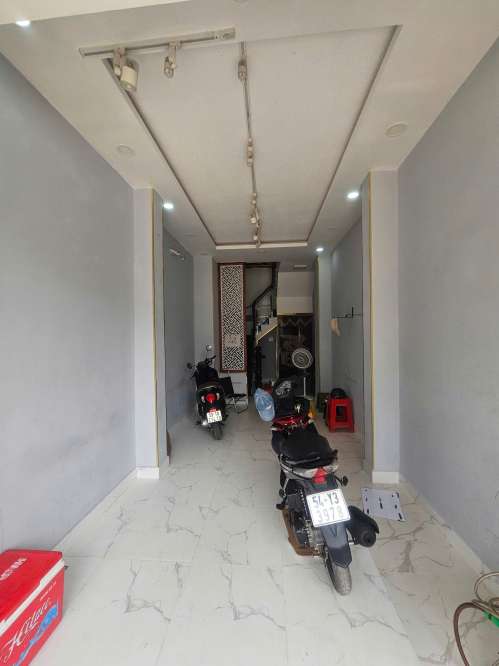 Hình ảnh Bán nhà 906 Cách Mạng Tháng 8 Phường 5 Quận Tân Bình