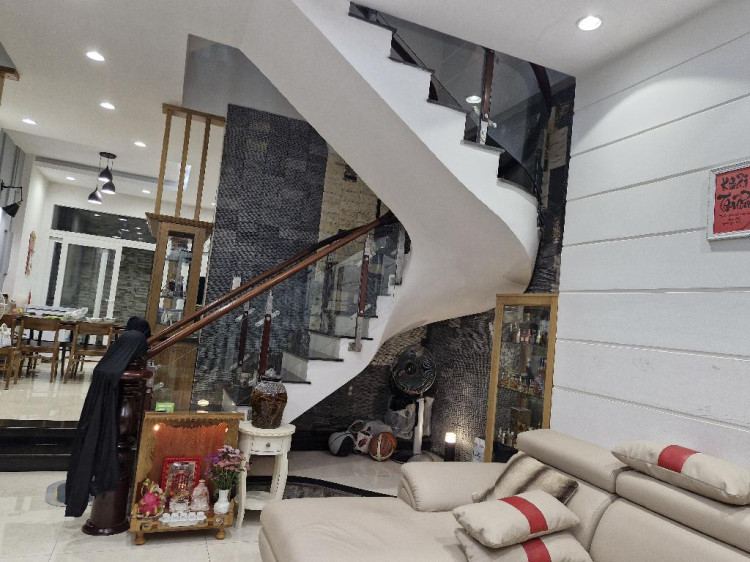 Hình ảnh Bán nhà Mặt tiền 33 đường số 8 Phường Hiệp Bình