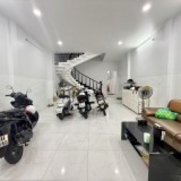 Hình ảnh Bán nhà 214 Nguyễn Thái Bình Phường Tân Sơn Nhì Tp Hồ Chí Minh