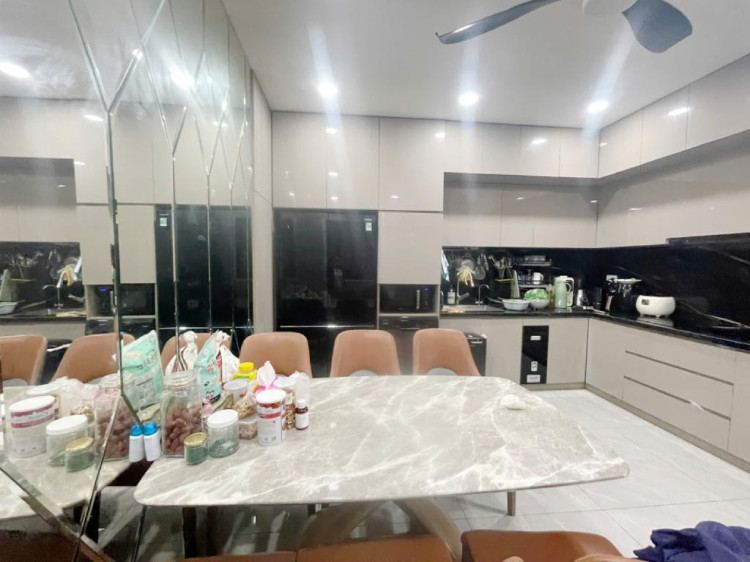 Hình ảnh Bán nhà mặt tiền 29 Nguyễn Trãi, phường Chợ Quán