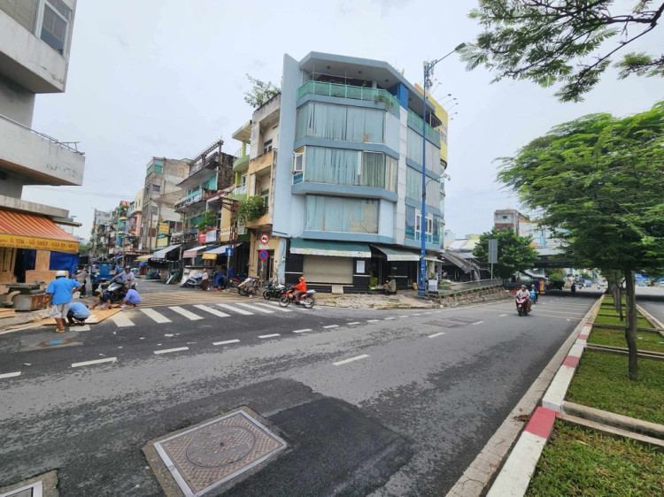 Hình ảnh Bán nhà mặt tiền 14 Mạc Cửu, phường Chợ Lớn