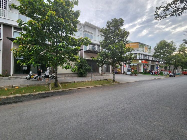 Hình ảnh Bán nhà mặt tiền 61 Đường số 2 xã Bình Hưng