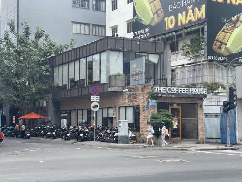 Hình ảnh Cho thuê Góc 3 Mặt Tiền 572 3/2 + Ngô Quyền Q10