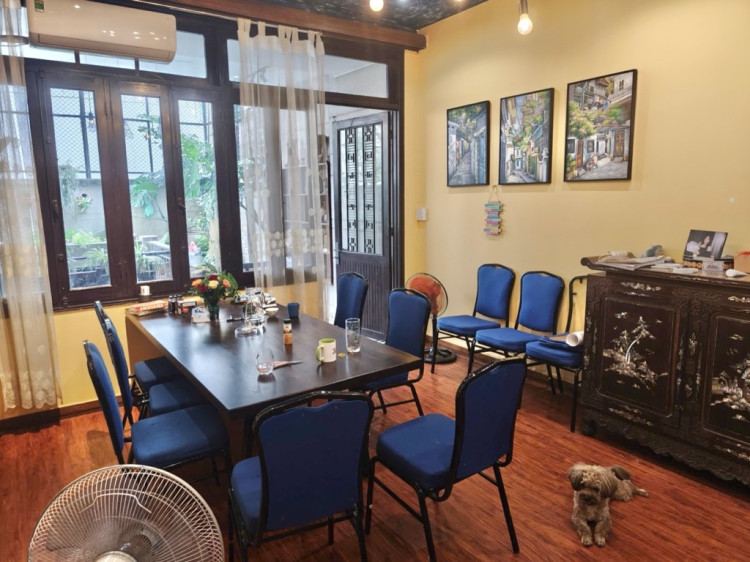 Hình ảnh Bán nhà mặt tiền 108-110 Hai Bà Trưng, Sài Gòn
