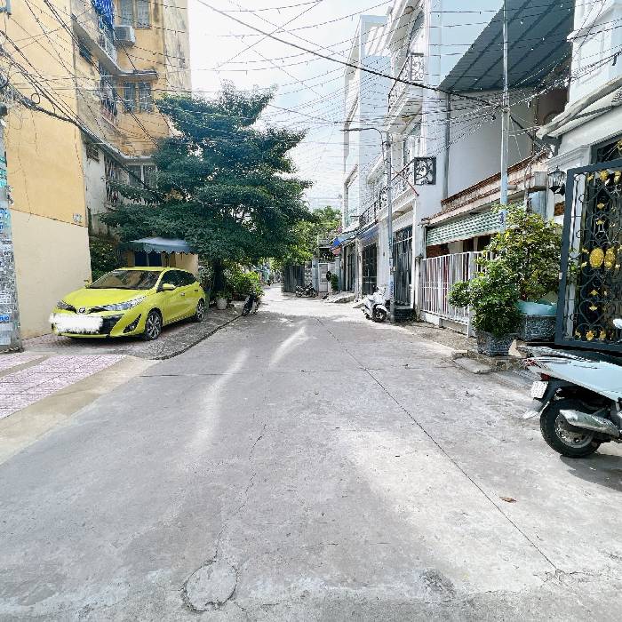 Hình ảnh Bán nhà mặt tiền 69 Bùi Minh Trực, Bình Đông