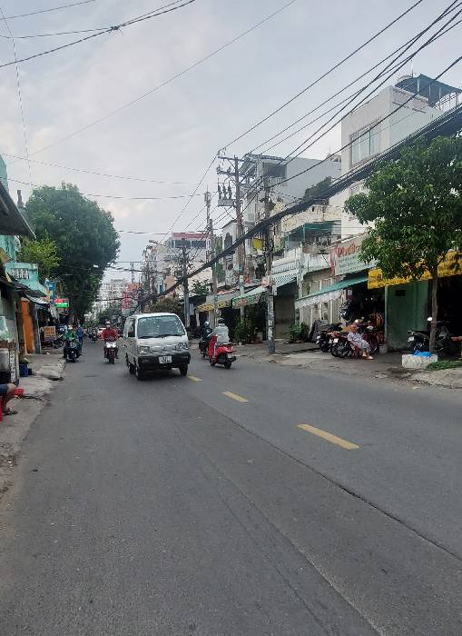 Hình ảnh Bán nhà mặt tiền 109d Lạc Long Quân, Bình Thới