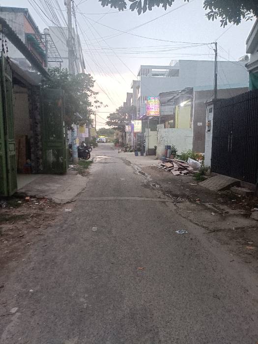 Hình ảnh Bán nhà mặt tiền 626 Lò Lu, phường Long Phước