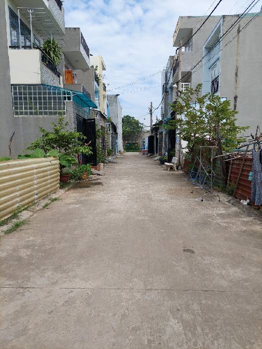 Hình ảnh Bán nhà mặt tiền 627 Võ Văn Hát, phường Long Trường