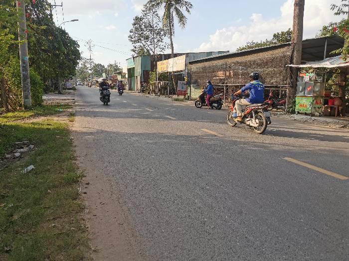 Hình ảnh Bán nhà mặt tiền 666 Lã Xuân Oai, Long Trường
