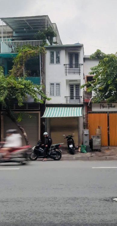 Hình ảnh Bán nhà mặt tiền 979 Nguyễn Kiệm, phường Hạnh Thông