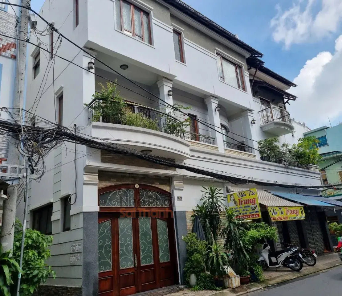 Hình ảnh Bán Nhà Mặt Tiền 5 Cù Chính Lan, Phường 13 , Quận Tân Bình